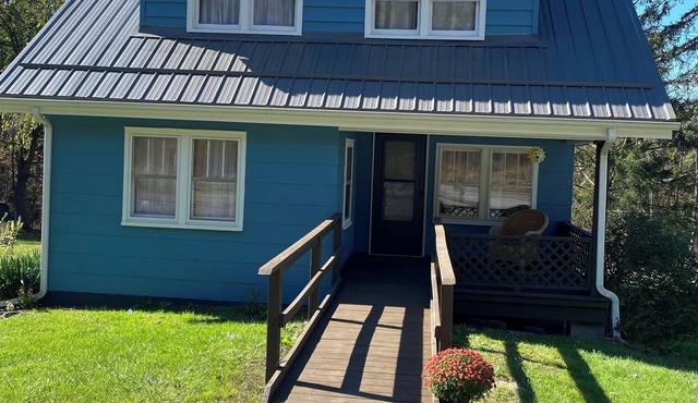 Spacious Cabin 4 bedroom cabin near Glendale Lake and State Park