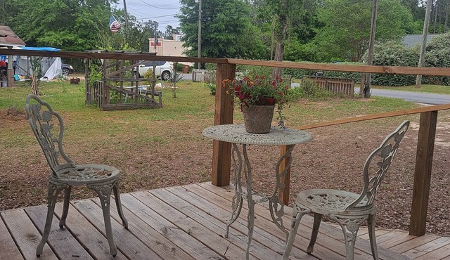 Spacious Cabin experience, convenient to local attractions, modern conveniences