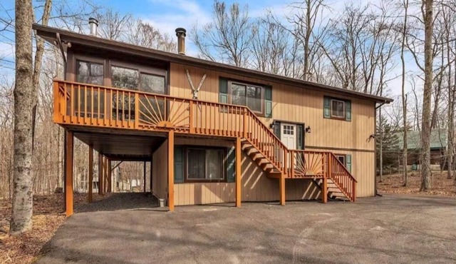 Spacious Cabin/Hottub/firepit/Gameroom/Ski Hill/in locust lake