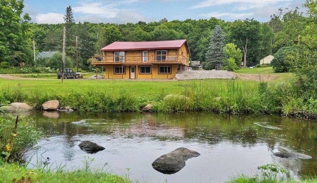 Spacious Cabin in the Northwoods