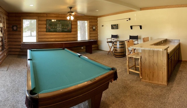 Spacious cabin near Flagstaff & Williams w/views of Snowbowl & National Forest