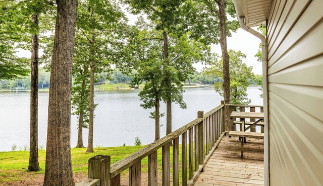 Spacious Cabin overlooking Kentucky Lake
