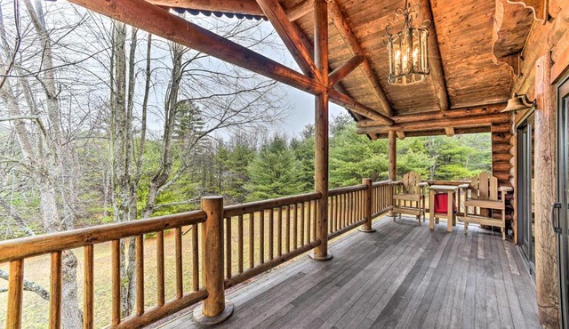 Spacious Cabin w/Decks Near Saratoga Race Course!