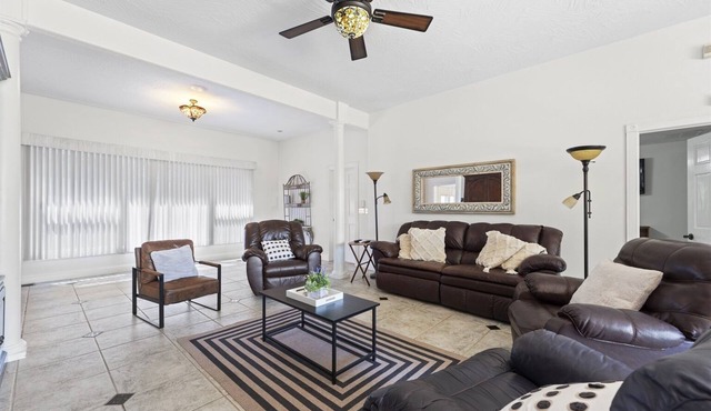 Spacious Cabin w Lake View/Access, Hot Tub, Swim/Boat dock, AC, WiFi, Firepit