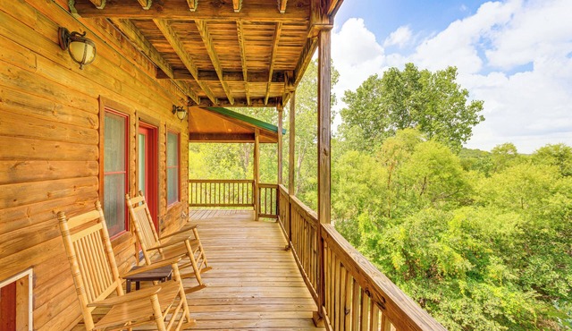 Spacious Cabin w/Views, Near Lake Lawtonka!