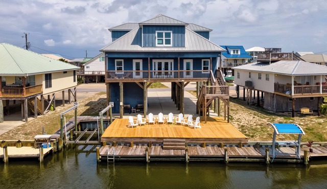 Spacious canal-front home, walk to Gulf beaches, sleeps 16