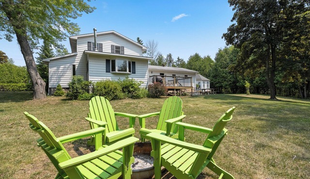 Spacious Captain's Quarters - Central Ephraim