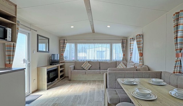 Spacious caravan with one double and two twin.