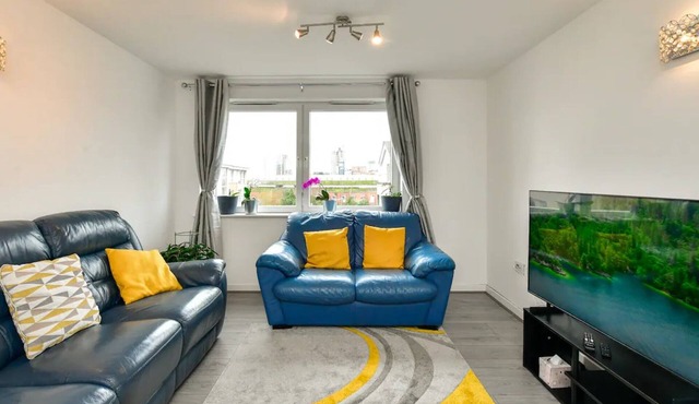 Spacious Cardiff Bay Apartment! - Pass the Keys