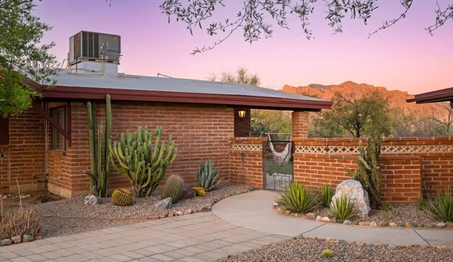 Spacious casita with desert & mountain views ⛰