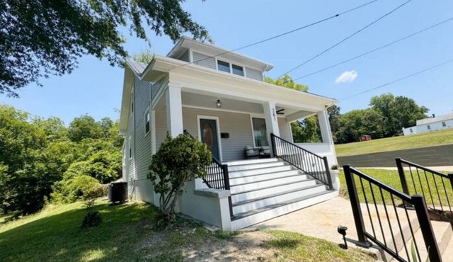 Spacious Central 3bd/2bath
