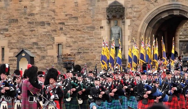 spacious central historic 3 bedroom 2nd floor original & attractive