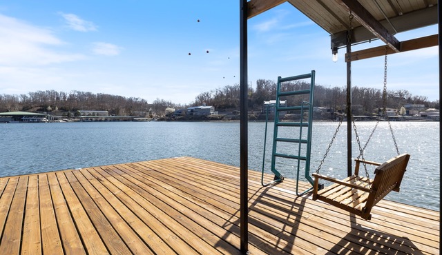 Spacious, Central Location, Fire Pit, Boat Slip