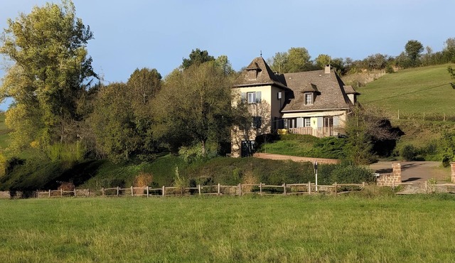 Spacious Charming House for 12 – Vineyard Views & Tranquility for Families/Friends/Sports Groups