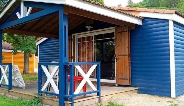 Spacious chalet with 3 bedrooms and 2 bathrooms sleeps 6