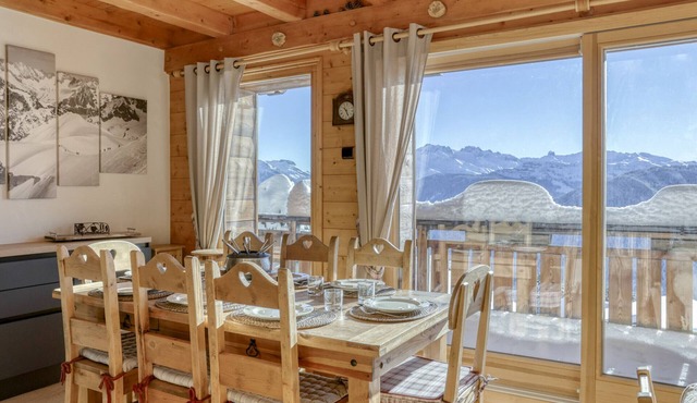 Spacious chalet in Bisanne 1500 with WIFI and stunning view