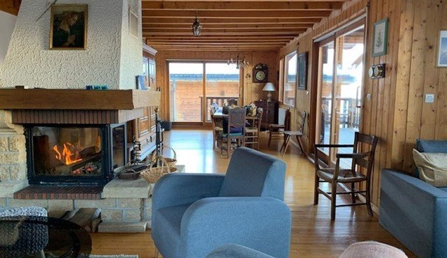 Spacious chalet, 14 people, near slopes, fireplace, terrace, WIFI, parking, Crest-Voland
