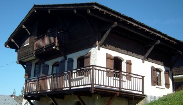 Spacious chalet for 10 with garage, near slopes