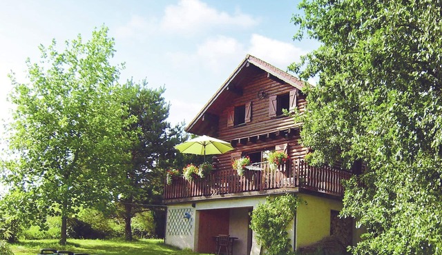Spacious Chalet for 4 in Hommert