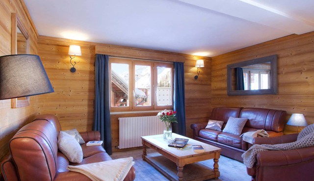 Spacious chalet 7 rooms, sauna, 15 people, pets allowed