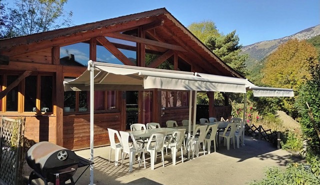 Spacious chalet sleeps 15