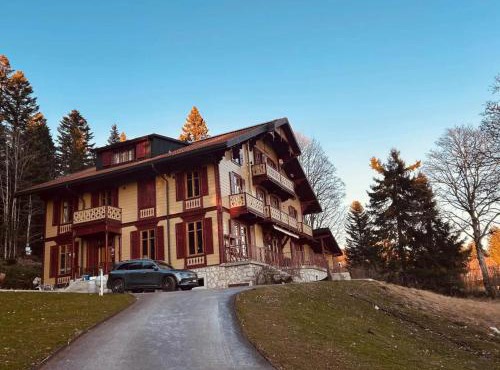 Spacious Chalet in Bullet with Mountain View