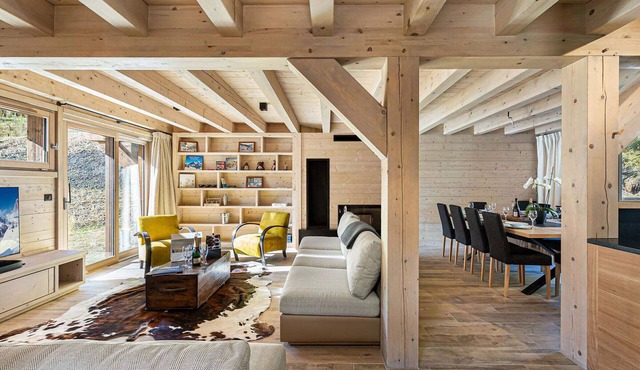 Spacious chalet near slopes with sauna and WiFi, pets allowed