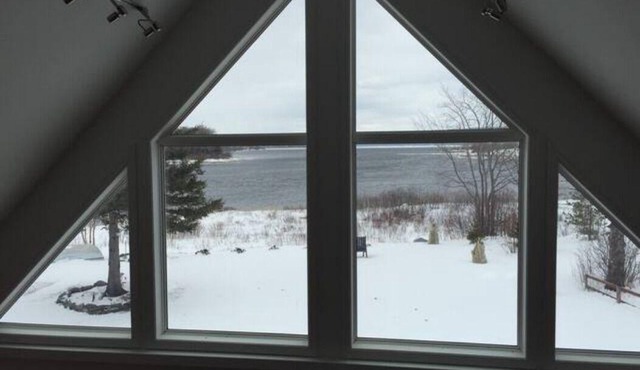 Spacious Chalet on Breathtaking Humber River