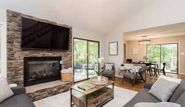 Spacious Chapel Hill Retreat Near UNC | Hot Tub, Fire Pit, Sleeps 12.