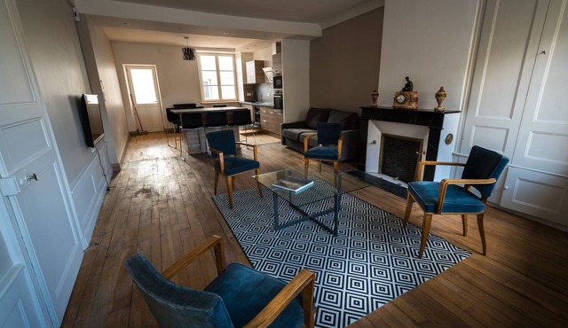 Spacious character apartment in the center of Mirecourt