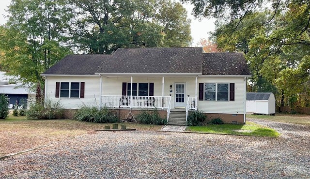 Spacious & charming 3-bedroom rancher in Ferry Park section of Rock Hall