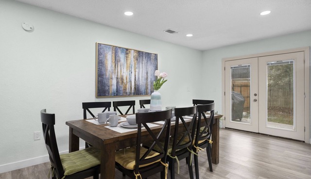 Spacious charming Renovated Home near UF and SF