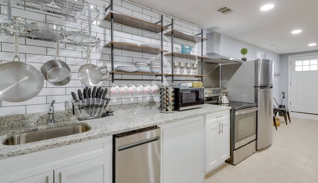 Spacious Cheverly Home - 8 Mi to National Mall!