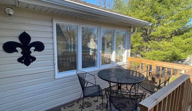 Spacious & Chic St. Charles/Geneva 3BR Apt -ideal for families & girls' getaways