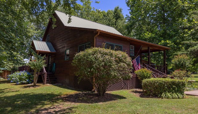 Spacious Choestoe Village Cabin, Mountains of Northeast GAnLicense # 014514