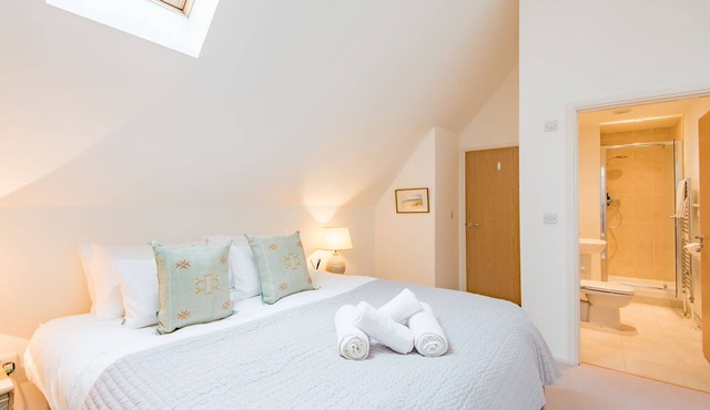 Spacious city centre apartment by Bloom Stays with parking, central location