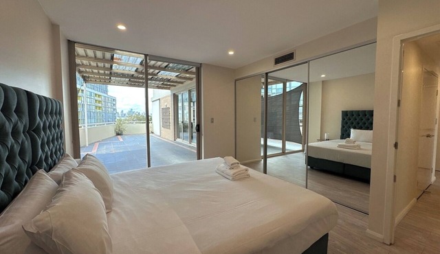 Spacious City View 3BR Loft Apartment | Parking*2