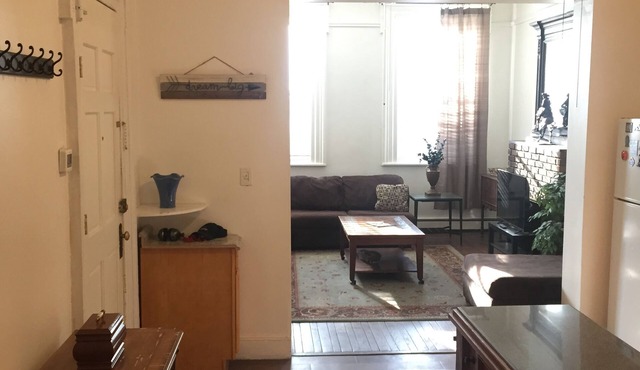 Spacious & Classic 2Bed Apartment Super Convenient Location