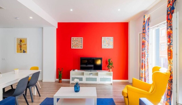 Spacious Clean & Colourful Apt Quiet Zone