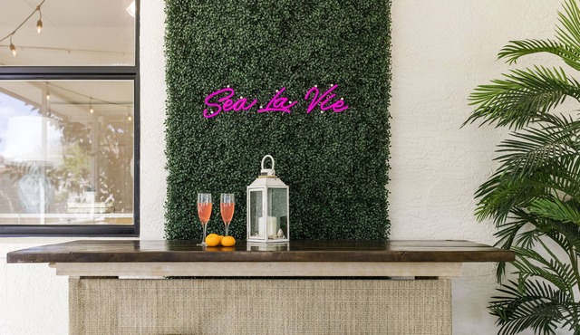 Spacious & Clean Family-Sized Home - By Beaches/IMG/Airport/Downtown
