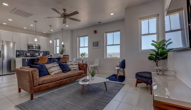 Spacious | Clean | Getaway for Two! | Sky