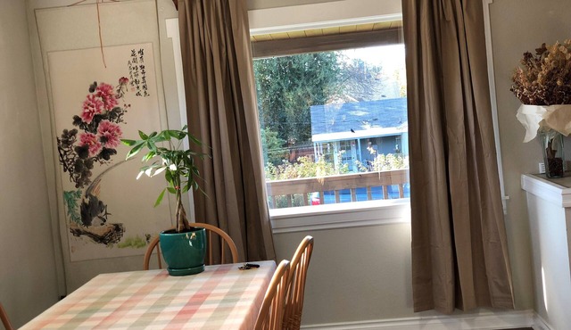 Spacious Clean House Close to Everywhere