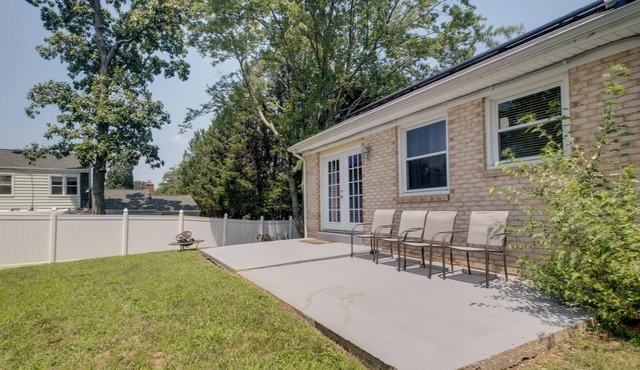 Spacious Clinton Home w/ Patio: 12 Mi to Capitol!