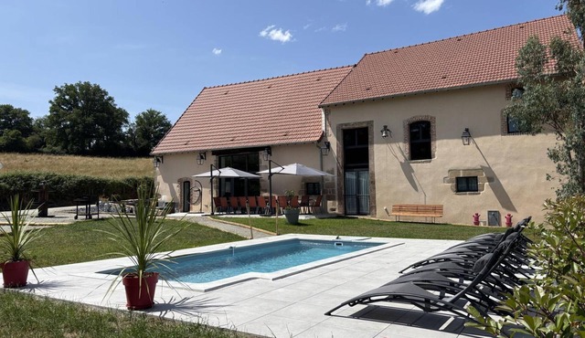 Spacious cottage in Auvergne with private pool for 8 guests