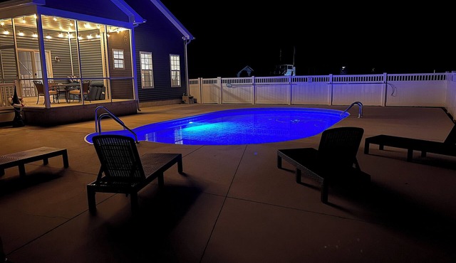 Spacious Coastal Home! Large game room, private pool, 5 minutes to beach!