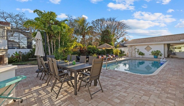 Spacious Coastal Retreat in Beautiful Venice FL