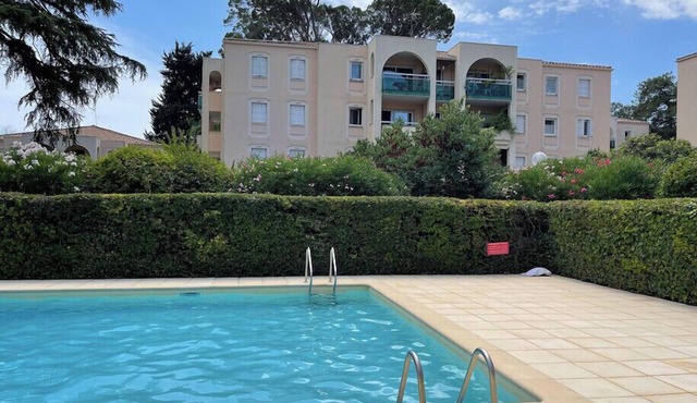 Spacious cocoon with two terraces