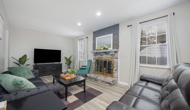 Spacious Columbus Retreat: Activities+Games Galore