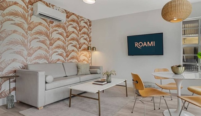 Spacious Combo Room | Miami | Roami at The Carmela