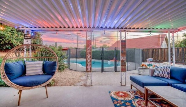 Spacious Comfortable Home - 5BR with 2 Kings!